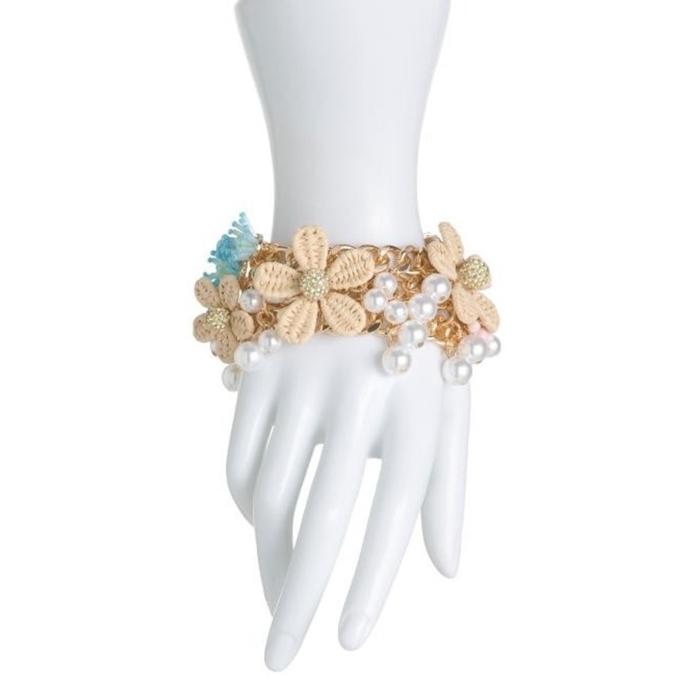 Betsey Johnson Gold Plated Statement Flower Floral Bib Bracelet Beautiful NWT!